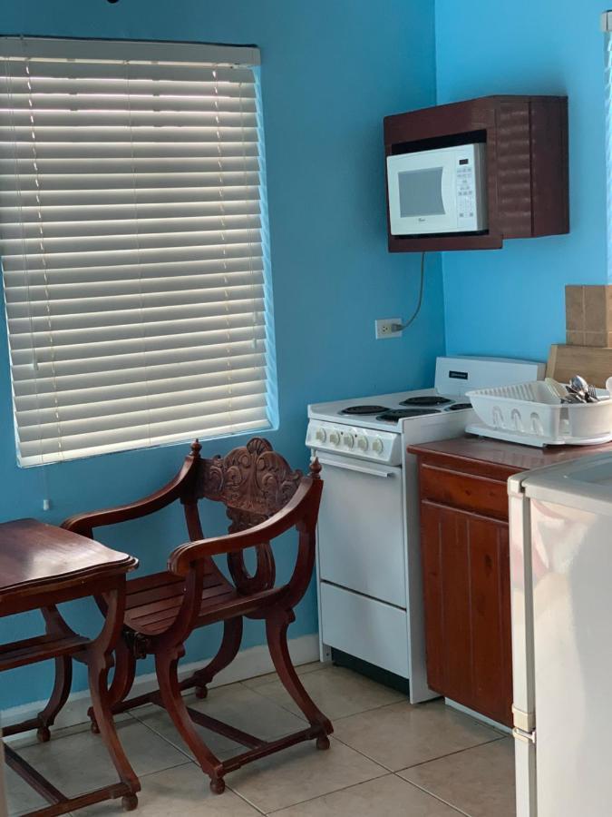 Bay Inn Estates Alice Town  Экстерьер фото