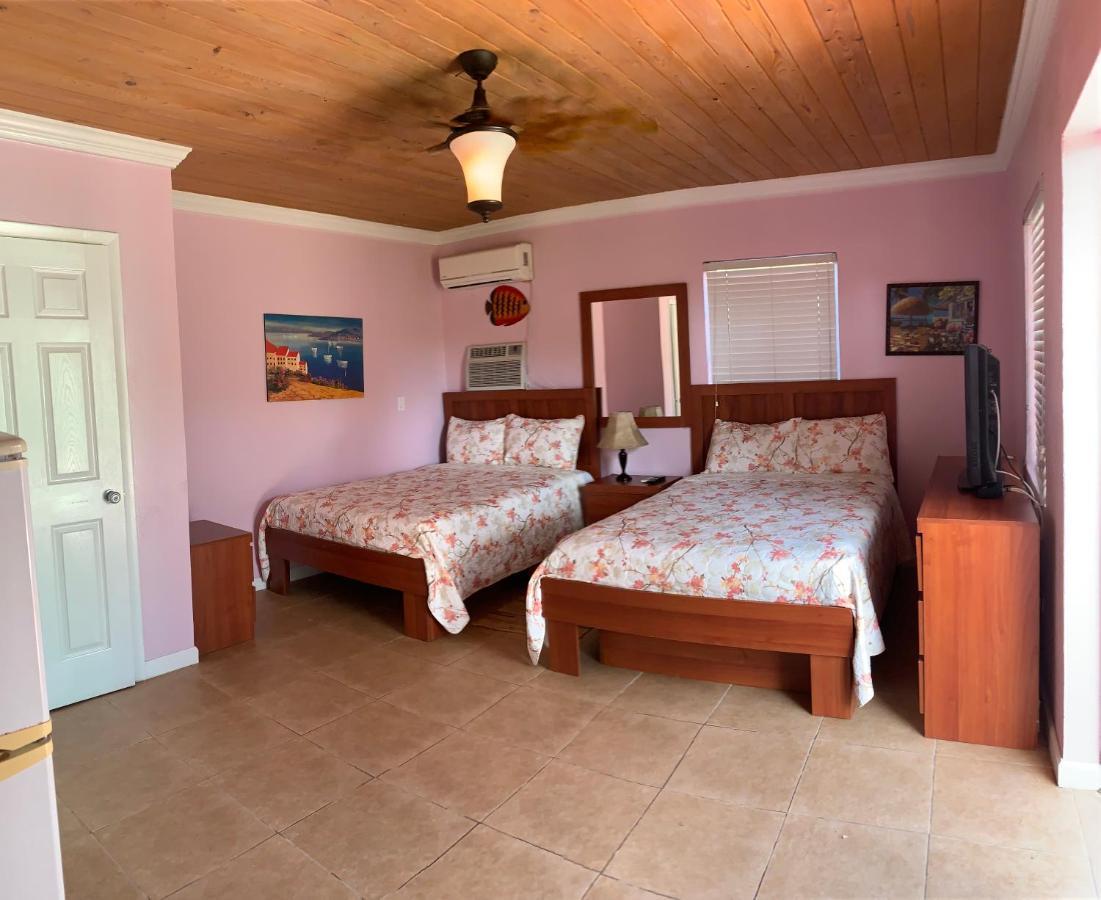 Bay Inn Estates Alice Town  Экстерьер фото